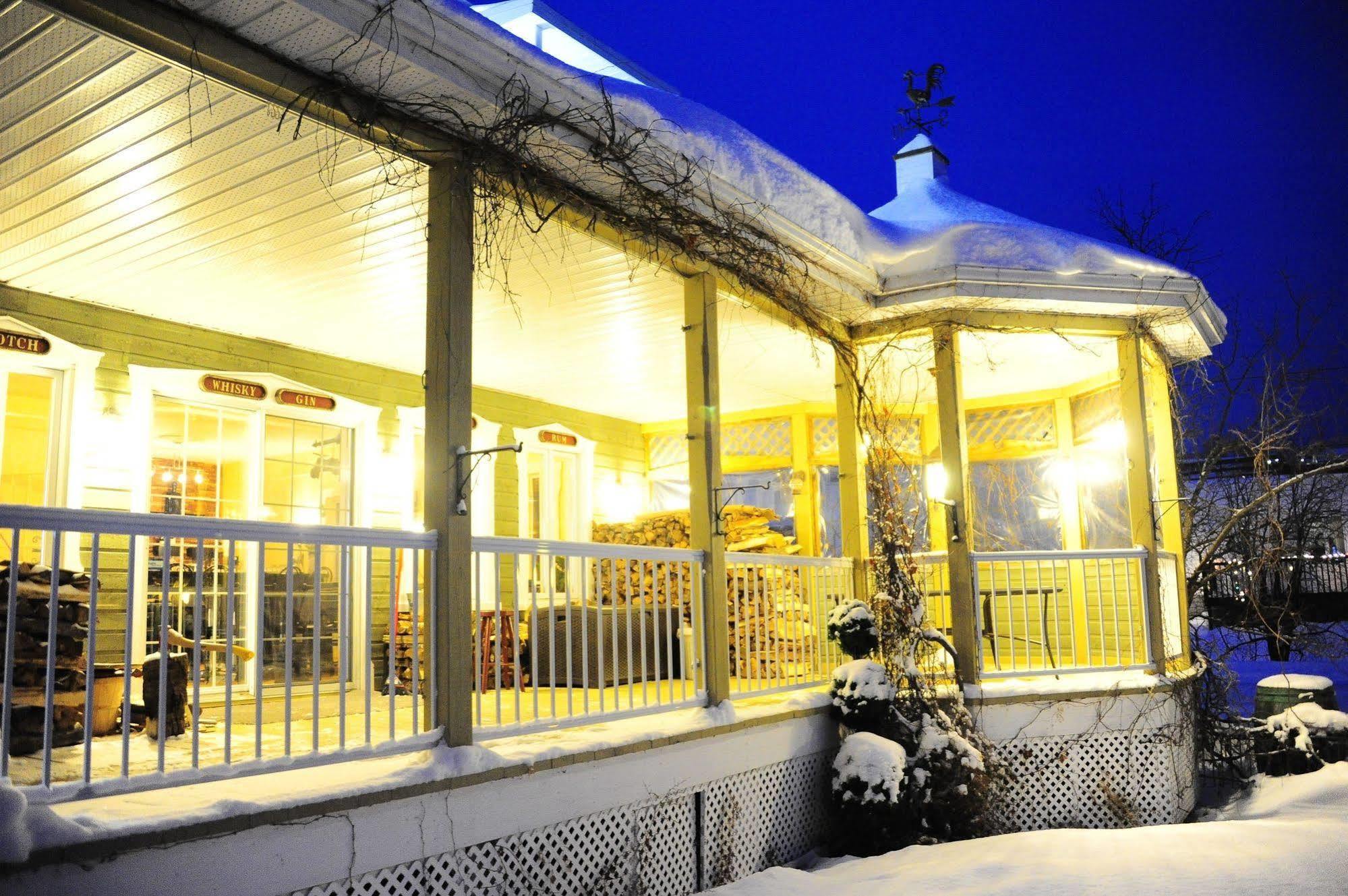 L'Authentique Auberge De Charlevoix Hotel Les Éboulements Eksteriør billede